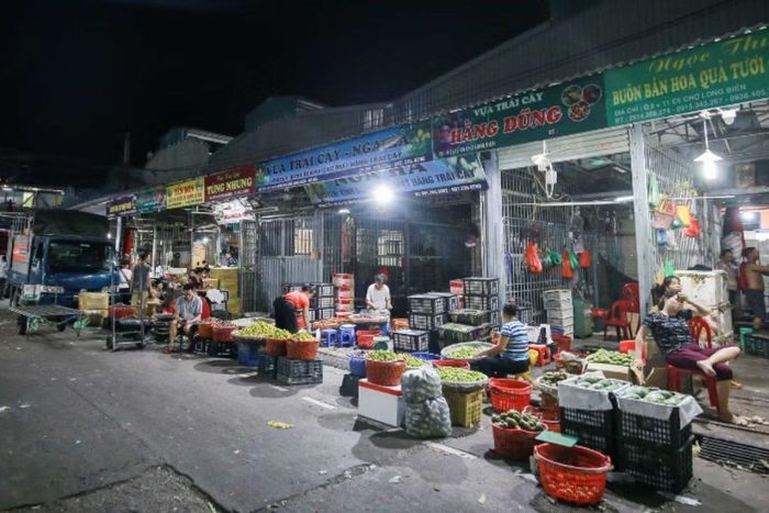 Chợ Long Biên. Ảnh minh họa