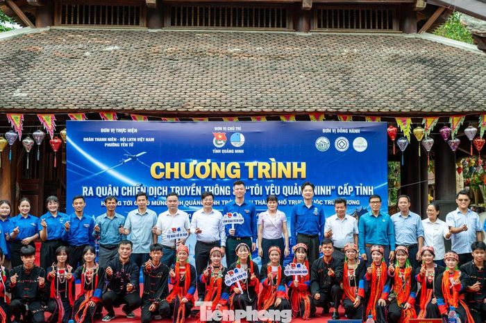Tại điểm di tích Yên Tử, phường Yên Tử, Ban thường vụ Tỉnh Đoàn Quảng Ninh phát động chiến dịch quy mô cấp tỉnh, tham dự có anh Nguyễn Đình Đàn và anh Nguyễn Vũ - Phó Bí thư Tỉnh Đoàn Quảng Ninh cùng đại diện Đảng ủy, UBND, MTTQ phường Yên Tử.