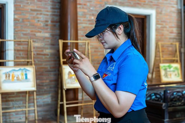  Trong bối cảnh chuyển đổi số đang diễn ra mạnh mẽ trên mọi lĩnh vực của đời sống xã hội, truyền thông số đã trở thành phương thức hiệu quả để lan tỏa các giá trị văn hóa, quảng bá hình ảnh quê hương và kết nối cộng đồng qua mạng xã hội. 