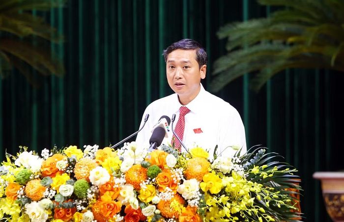 Chủ tịch HĐND tỉnh Bắc Ninh Nguyễn Việt Oanh phát biểu khai mạc kỳ họp.