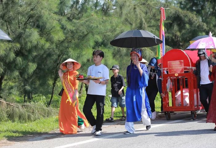 Để có một “Ông Voi” khỏe mạnh, đẹp mã, các gia đình phải lựa chọn con giống kỹ lưỡng, chuẩn bị chuồng trại sạch sẽ và chăm sóc cẩn thận trong nhiều tháng.