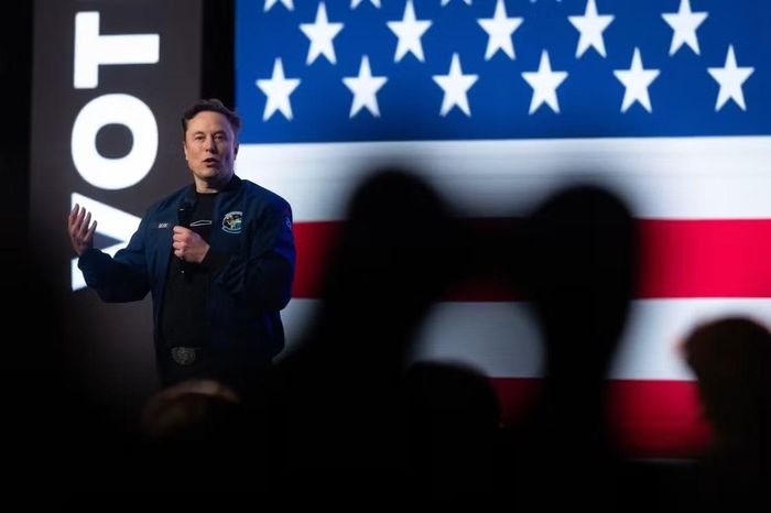 Elon Musk phát biểu trong một cuộc họp cộng đồng tại Trung tâm hội nghị KI ở Green Bay, Wisconsin, ngày 30/3/2025. Ảnh: CNN.