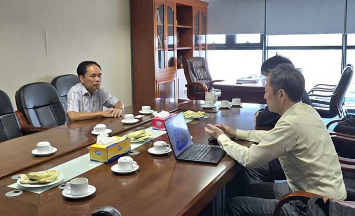 TS Nguyễn Quốc Thập và đại diện Idemitsu trao đổi về triển vọng hợp tác trong lĩnh vực năng lượng.
