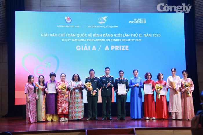 Các tác giả và nhóm tác giả đạt giải A.