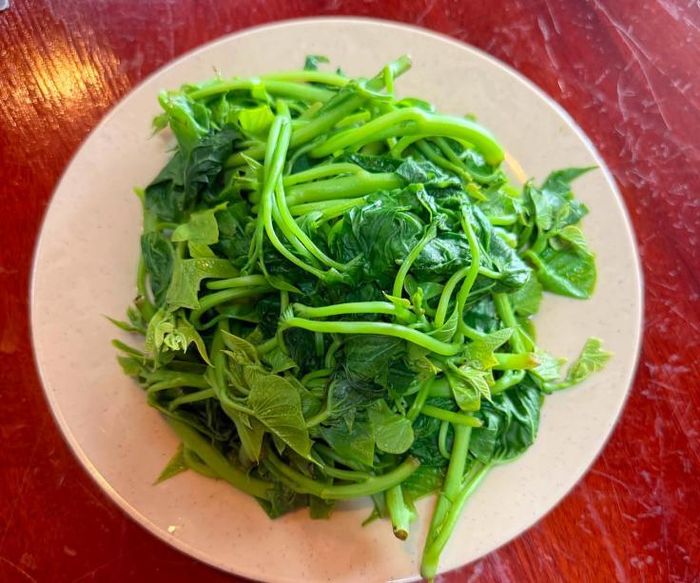 Rau lang hỗ trợ giảm đường huyết, giảm cân. Ảnh: Trọng Hưng.