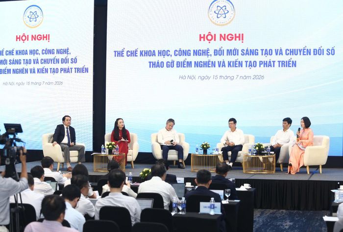 Đại diện các đơn vị của Bộ KH&CN cho biết nhiều chính sách ưu đãi vượt trội đã được ban hành như ưu đãi thuế suất 10% trong 25 năm, miễn tiền thuê đất.