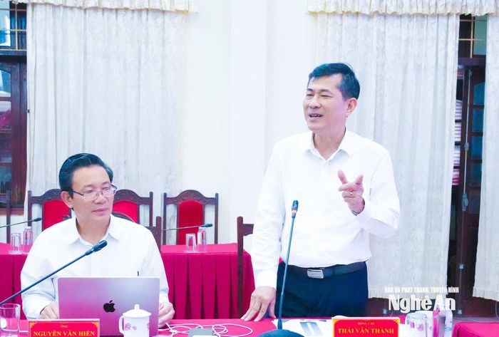 Phó Chủ tịch UBND tỉnh Thái Văn Thành đặt ra yêu cầu nền tảng phải có công nghệ cốt lõi tiên tiến, hiện đại. Ảnh: Mai Hoa