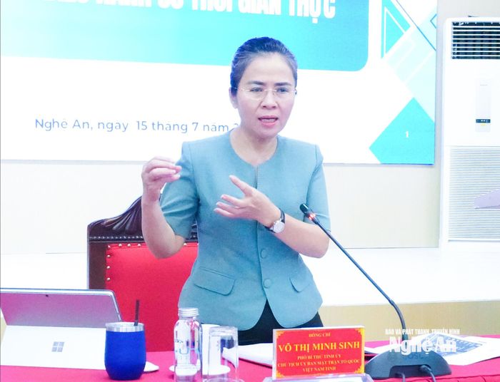 Đồng chí Võ Thị Minh Sinh - Phó Bí thư Tỉnh ủy, Chủ tịch Ủy ban MTTQ tỉnh phát biểu kết luận tại buổi làm việc.