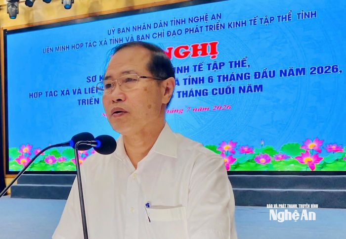 Đồng chí Nguyễn Bá Châu - Chủ tịch Liên minh Hợp tác tỉnh, Phó Ban chỉ đạo phát triển kinh tế tập thể tỉnh khai mạc hội nghị. Ảnh: Thành Trung