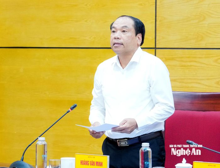 Giám đốc Bảo hiểm xã hội tỉnh Hoàng Văn Minh phát biểu. Ảnh: Phạm Bằng