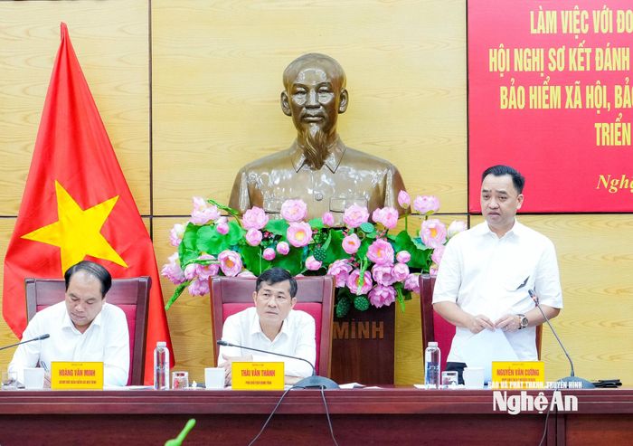 Phó Chủ tịch chuyên trách Hội đồng quản lý bảo hiểm xã hội Nguyễn Văn Cường phát biểu chỉ đạo. Ảnh: Phạm Bằng