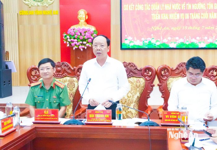 Đồng chí Bùi Thanh An - Ủy viên Ban Thường vụ Tỉnh ủy, Phó Chủ tịch Thường trực UBND tỉnh chủ trì hội nghị. Ảnh: Mai Hoa