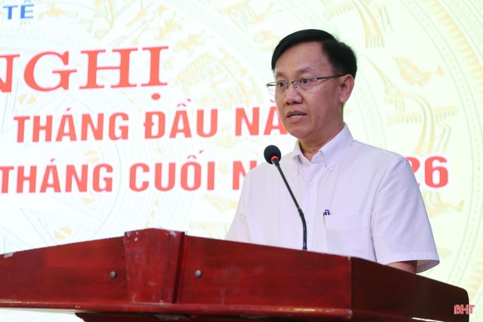 Phó Giám đốc Sở Y tế Bùi Quốc Hùng khai mạc hội nghị.