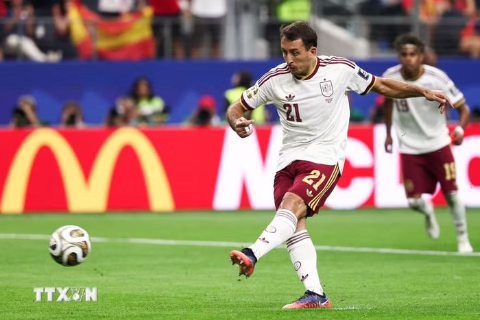 Đây cũng là bàn thắng thứ 5 của Mikel Oyarzabal tại World Cup 2026. (Ảnh: AFP/TTXVN)