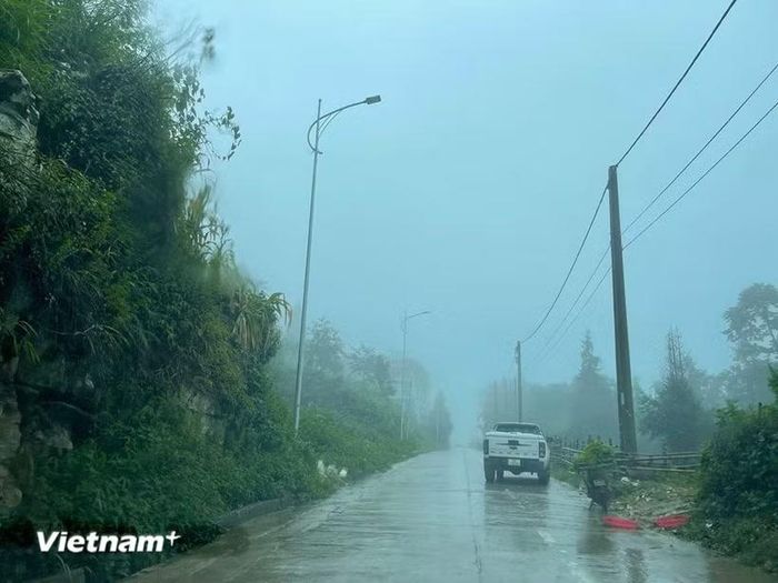 Mưa dông ở vùng núi. (Nguồn: Vietnam+)