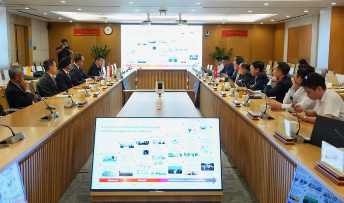 Bộ Khoa học và Công nghệ đã có buổi làm việc với Đại sứ Singapore tại Việt Nam Rajpal Singh, đại diện Cơ quan Khoa học, Công nghệ và Nghiên cứu Singapore (A*STAR) cùng Tập đoàn Becamex về đề xuất thành lập Trung tâm Nghiên cứu Sản xuất Tiên tiến Việt Nam. (Ảnh: Bộ Khoa học và Công nghệ)