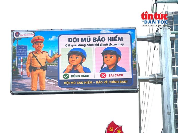 Mỗi màn hình có kích thước khoảng 4x2 m, bảo đảm người điều khiển phương tiện có thể quan sát rõ từ xa.