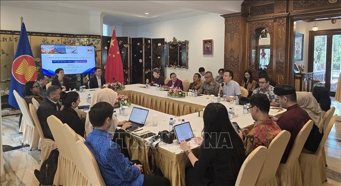Nhiều học giả, đại diện truyền thông ASEAN và Trung Quốc tham gia tọa đàm.