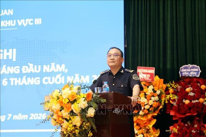 Chi cục trưởng Chi cục Hải quan khu vực III Trần Mạnh Cường phát biểu tại hội nghị.