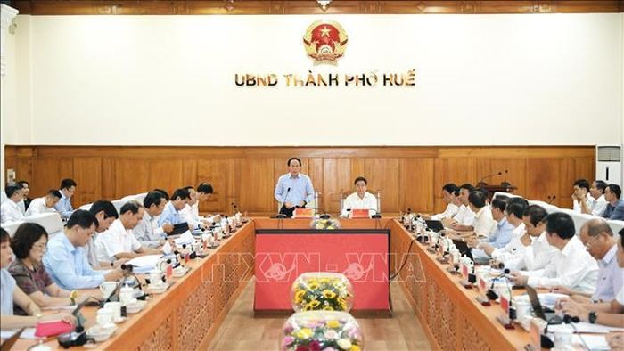 Quang cảnh buổi làm việc.