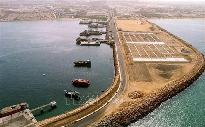 Tàu thuyền neo đậu tại cảng Chabahar ở tỉnh Sistan và Baluchestan, miền Đông Nam Iran. Ảnh: IRNA/TTXVN
