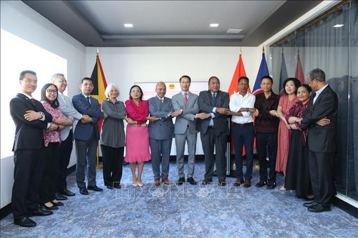 Các đại biểu Việt Nam và Timor-Leste tại buổi lễ. Ảnh: TTXVN phát