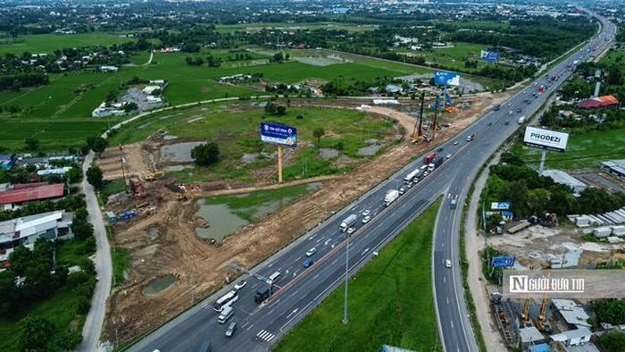 Hình ảnh PV ghi nhận tại khu vực thi công nút giao Chợ Đệm (Tp.HCM).