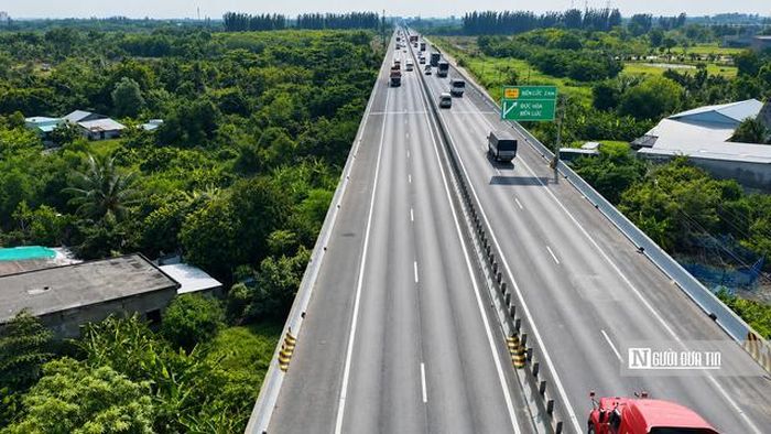 Sau mở rộng, tuyến cao tốc có 6-8 làn xe cùng 2 làn dừng khẩn cấp. Trong đó, đoạn Tp.HCM - Trung Lương được nâng từ 4 lên 8 làn, tốc độ thiết kế 120 km/h.