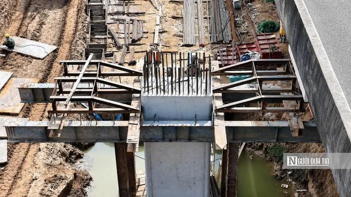 Đoạn đi qua tỉnh Tây Ninh dài khoảng 28,5km, qua địa bàn 7 xã, phường gồm: Mỹ Yên, Lương Hòa, Bến Lức, Bình Đức, Thủ Thừa, Khánh Hậu và Long An.