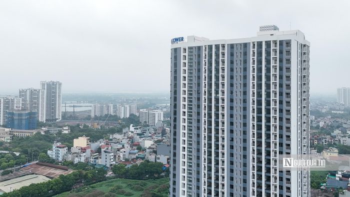 Theo quảng cáo của chủ đầu tư, dự án Bluegem Tower có tổng diện tích đất 8.369m2, diện tích xây dựng 2.335m2, vốn đầu tư dự án khoảng 1.200 tỷ đồng, quy mô 29 tầng nổi, 2 tầng hầm.