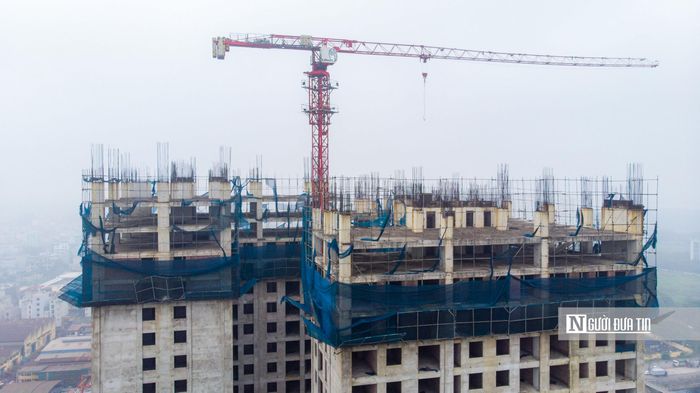 Theo thiết kế, dự án gồm 29 tầng cùng với 1 tầng lửng, 2 tầng kỹ thuật và 2 tầng hầm. Thế nhưng, vào thời điểm đó (tháng 3/2021) dự án mới chỉ triển khai tới tầng thứ 25 và vẫn chỉ là một khối bê tông khổng lồ, bỏ hoang.