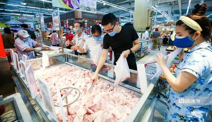 Dự thảo Luật tăng cường hậu kiểm và quản lý theo toàn bộ chuỗi cung ứng thực phẩm (Ảnh: Hữu Thắng).