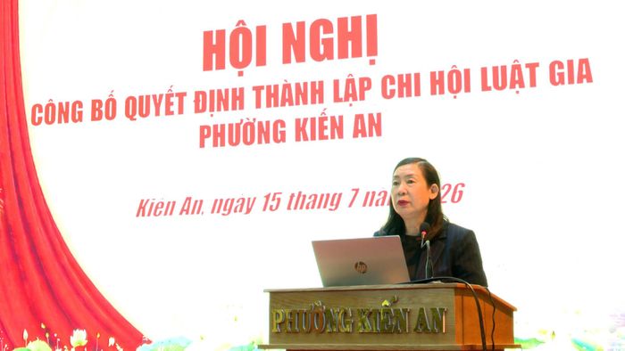 Thạc sĩ, Luật sư Nguyễn Thị Mai, Ủy viên Ban Thường vụ Hội Luật gia Việt Nam, Chủ tịch Hội Luật gia Thành phố Hải Phòng (Ảnh: Cổng thông tin Thành phố Hải Phòng).