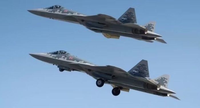 Máy bay chiến đấu thế hệ thứ năm Su-57 thuộc các lô sản xuất đầu tiên trong biên chế Lực lượng Không quân Vũ trụ Nga. Ảnh: MW.