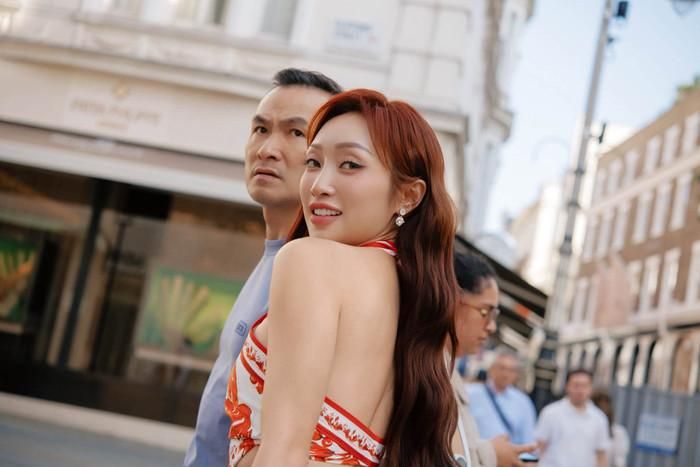 Lý Thùy Chang hài hước cho biết, Chi Bảo đã làm diễn viên suốt 30 năm nên ngán máy quay. 