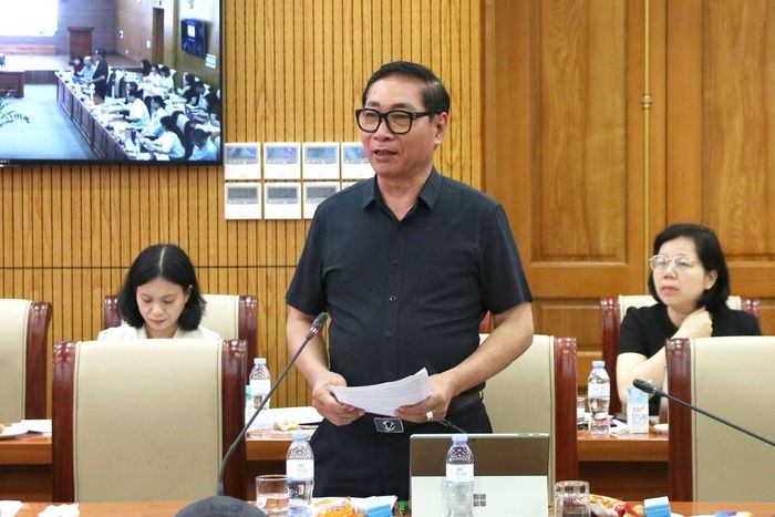 Luật sư Nguyễn Chiến phát biểu tại hội nghị