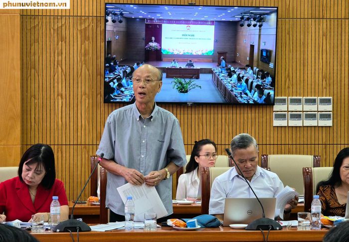 GS.TS Trần Ngọc Đường - Ủy viên Đoàn Chủ tịch, Chủ nhiệm Hội đồng tư vấn về Dân chủ và Pháp luật, UBTƯ MTTQ Việt Nam - phát biểu tại Hội nghị.