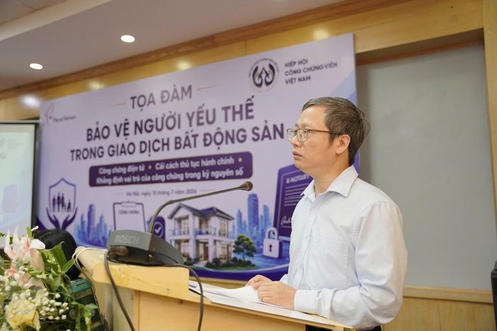 Ông Phí Quốc Thuyên, Tổng Biên tập Báo Phụ nữ Việt Nam, phát biểu bế mạc tọa đàm