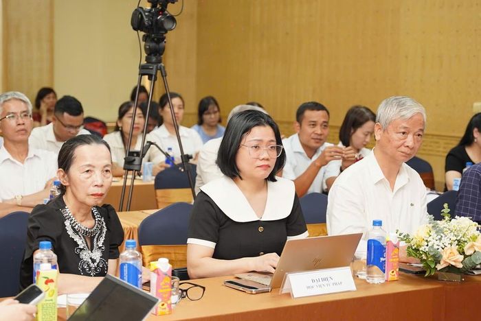 Các đại biểu tham dự tọa đàm