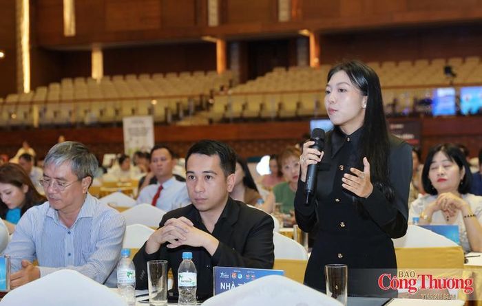 Đại diện các doanh nghiệp trên địa bàn tỉnh Gia Lai nêu ý kiến tại diễn đàn.