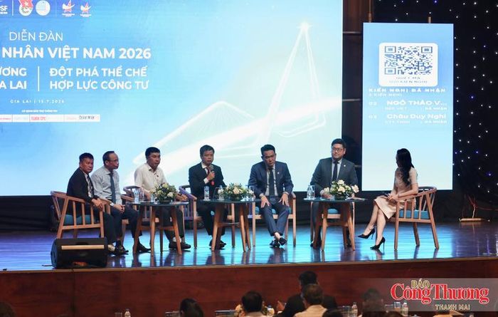 Phiên đối thoại mở với chủ đề "Gia Lai mới: Không gian đầu tư - Doanh nghiệp dẫn dắt - Cơ chế hành động".