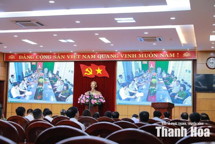 Lãnh đạo các xã thảo luận tại các điểm cầu.