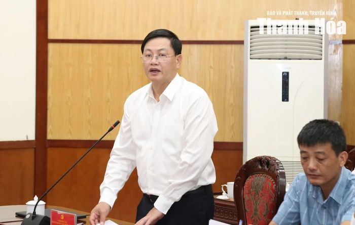 Phó Chủ tịch Thường trực UBND tỉnh Mai Xuân Liêm phát biểu tại hội nghị.