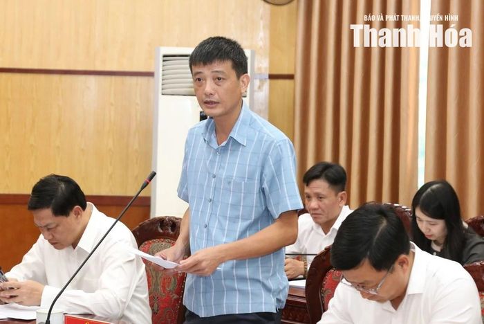 Phó Bí thư Đảng ủy UBND tỉnh Đỗ Hồng Quang báo cáo tình hình thực hiện nhiệm vụ 6 tháng đầu năm 2026.