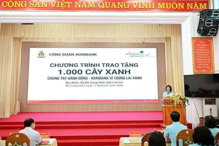 Đồng chí Từ Thị Kim Thanh - Ủy viên Ban Chấp hành Đảng bộ, Thành viên Hội đồng Thành viên, Chủ tịch Công đoàn Agribank phát biểu tại Chương trình.