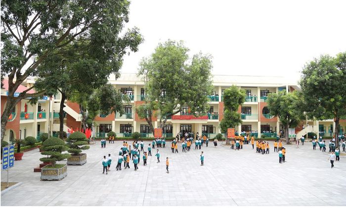 UBND phường Phù Khê đang nghiên cứu sáp nhập Trường Trung học cơ sở Nguyễn Văn Cừ (ảnh) với một trường học khác tương đồng trên địa bàn.