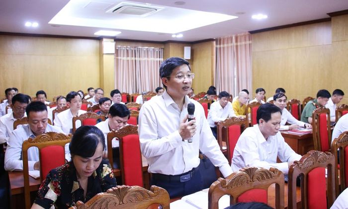  Đại biểu Vũ Tấn Cường, Tổ đại biểu HĐND tỉnh số 2 kiến nghị về đẩy nhanh tiến độ làm sạch cơ sở dữ liệu đất đai. 