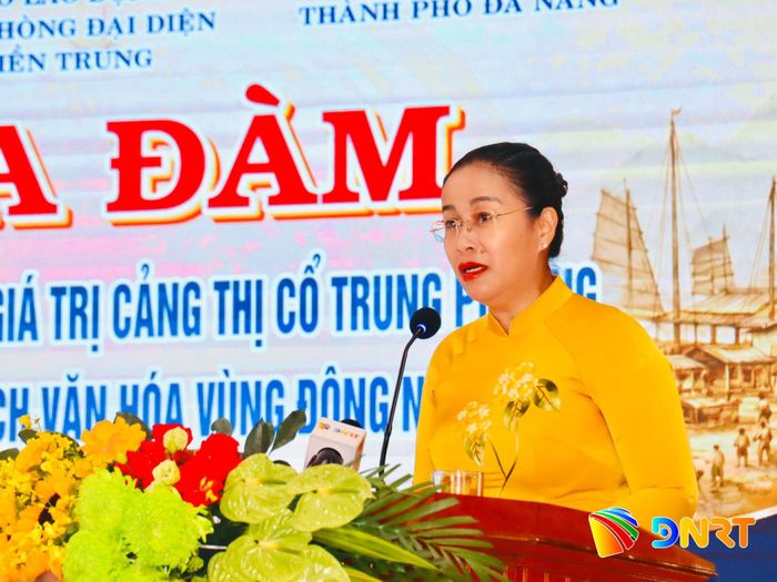 Phó Chủ tịch UBND thành phố Nguyễn Thị Anh Thi phát biểu tại tọa đàm. Ảnh: QUỐC TUẤN
