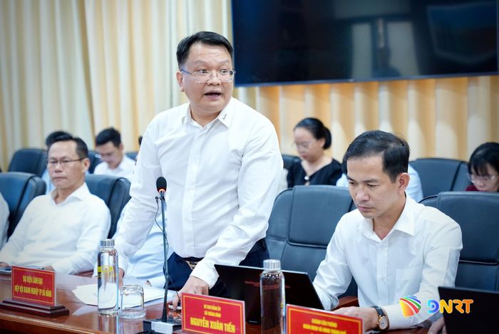 Đại diện Hiệp hội Doanh nghiệp thành phố phát biểu tại buổi làm việc. Ảnh: T.CÔNG