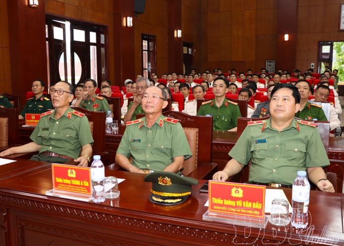 Đại biểu Công an tỉnh dự buổi lễ.